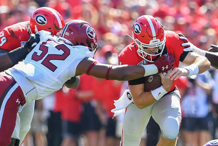 Jake Fromm tackled against South Carolina.